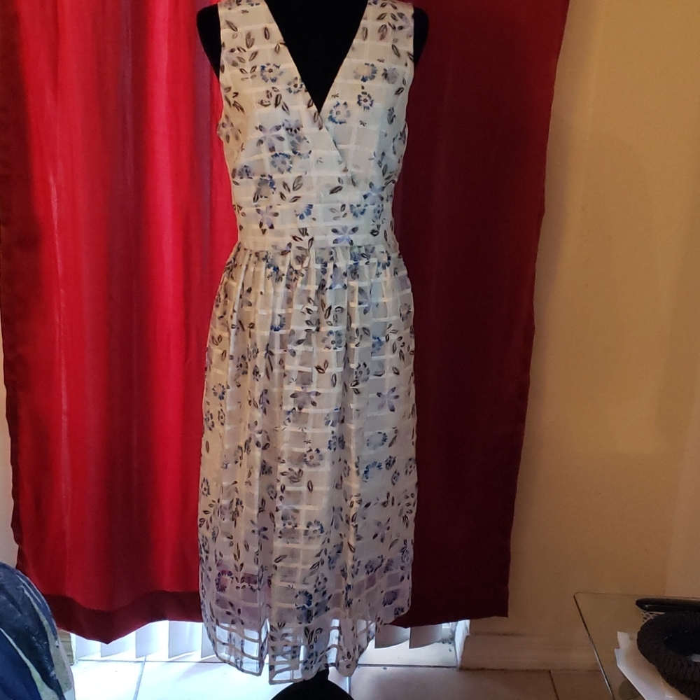 Sleeveless dress